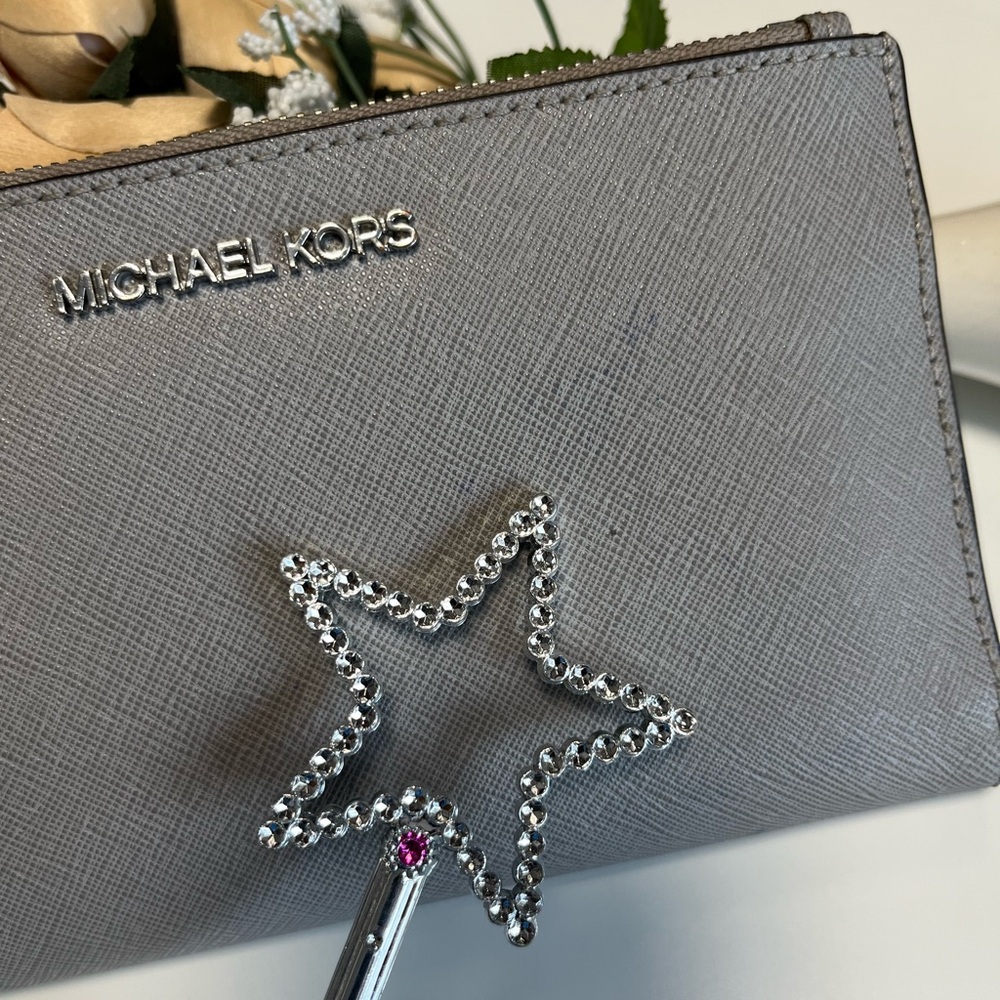Michael Kors Cellphone‎ Wallet - Picture 13 of 16